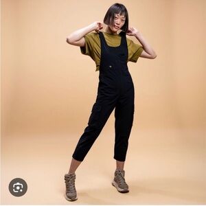 NWT Wondery Outdoors Sahale Overalls Black